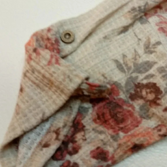 Absolutely Famous button front - Picture 4 of 5